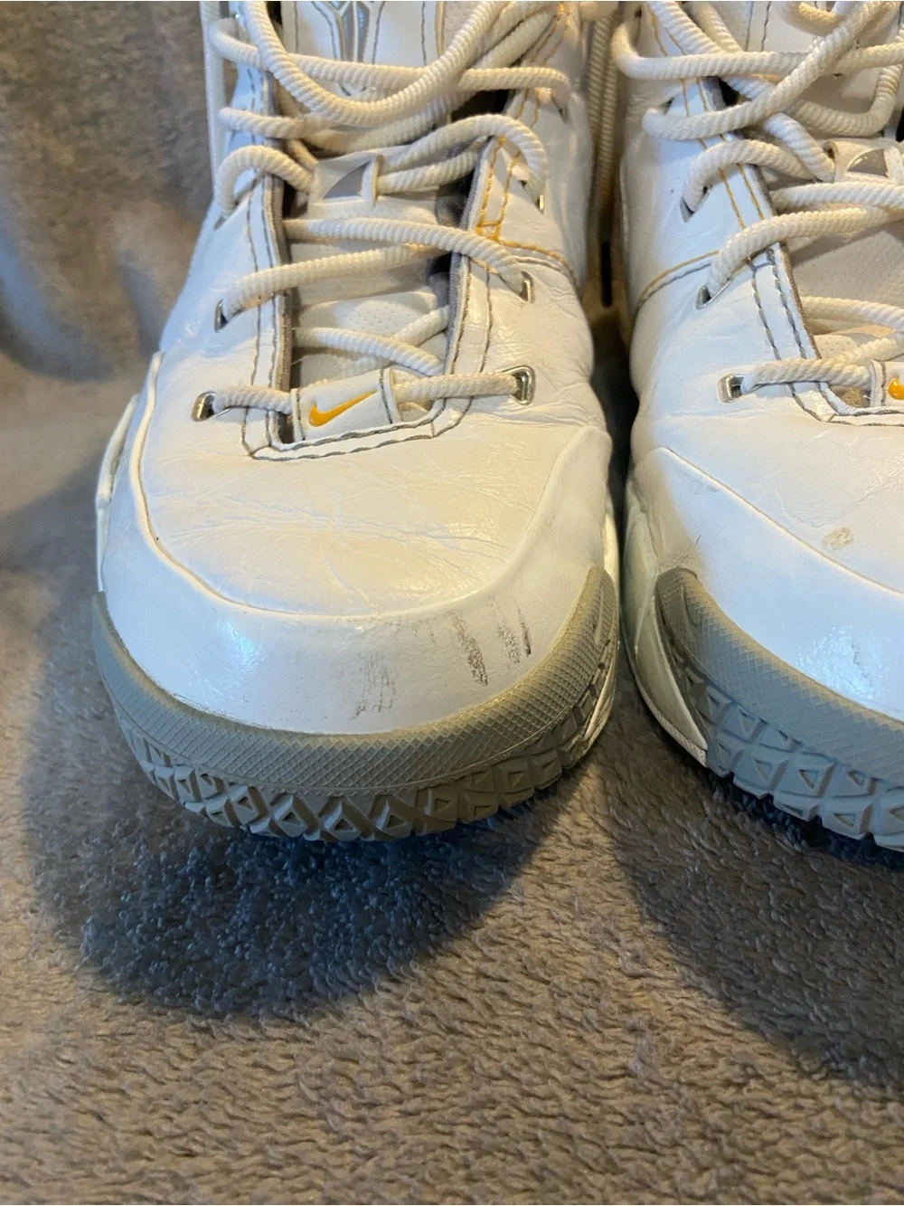 🏀 Nike Kobe 1 white shark